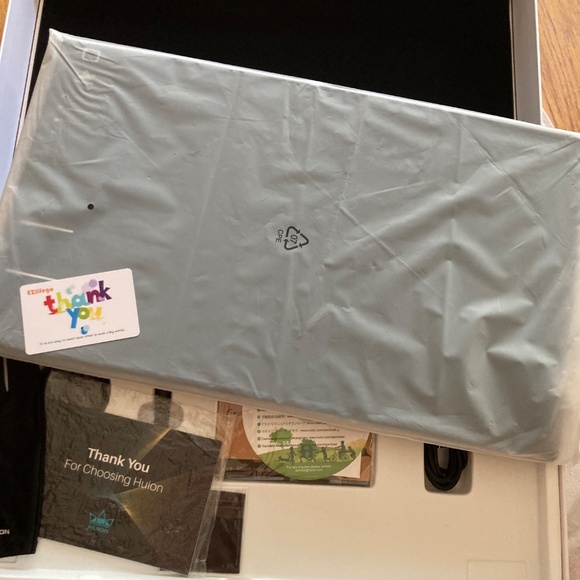 Huion WH1409 V2 Wireless Graphics Drawing Tablet Battery Frees Pen Tilt Support - Picture 2 of 16